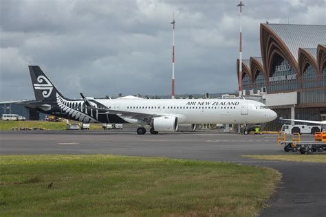 airlines that fly to samoa.